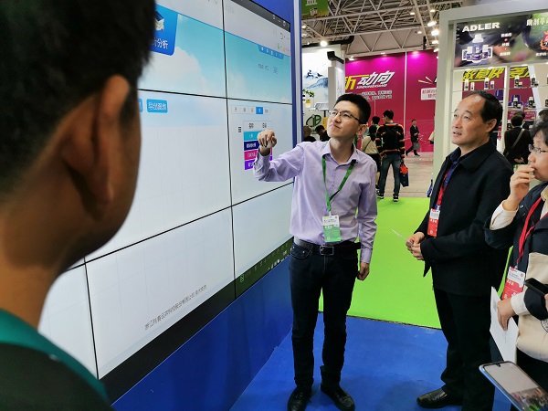 ���ʡֲ��վվ�L(zh��ng)���|��ʮ���P(gu��n)עƽ�_(t��i)��(sh��)��(j��)���O(sh��)��(n��i)��